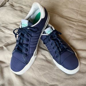 Adidas AdiCourt Sneakers